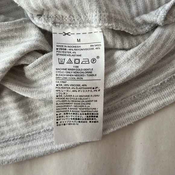 BANANA Republic Factory l Striped Light Grey T-shirt - Picture 5 of 5